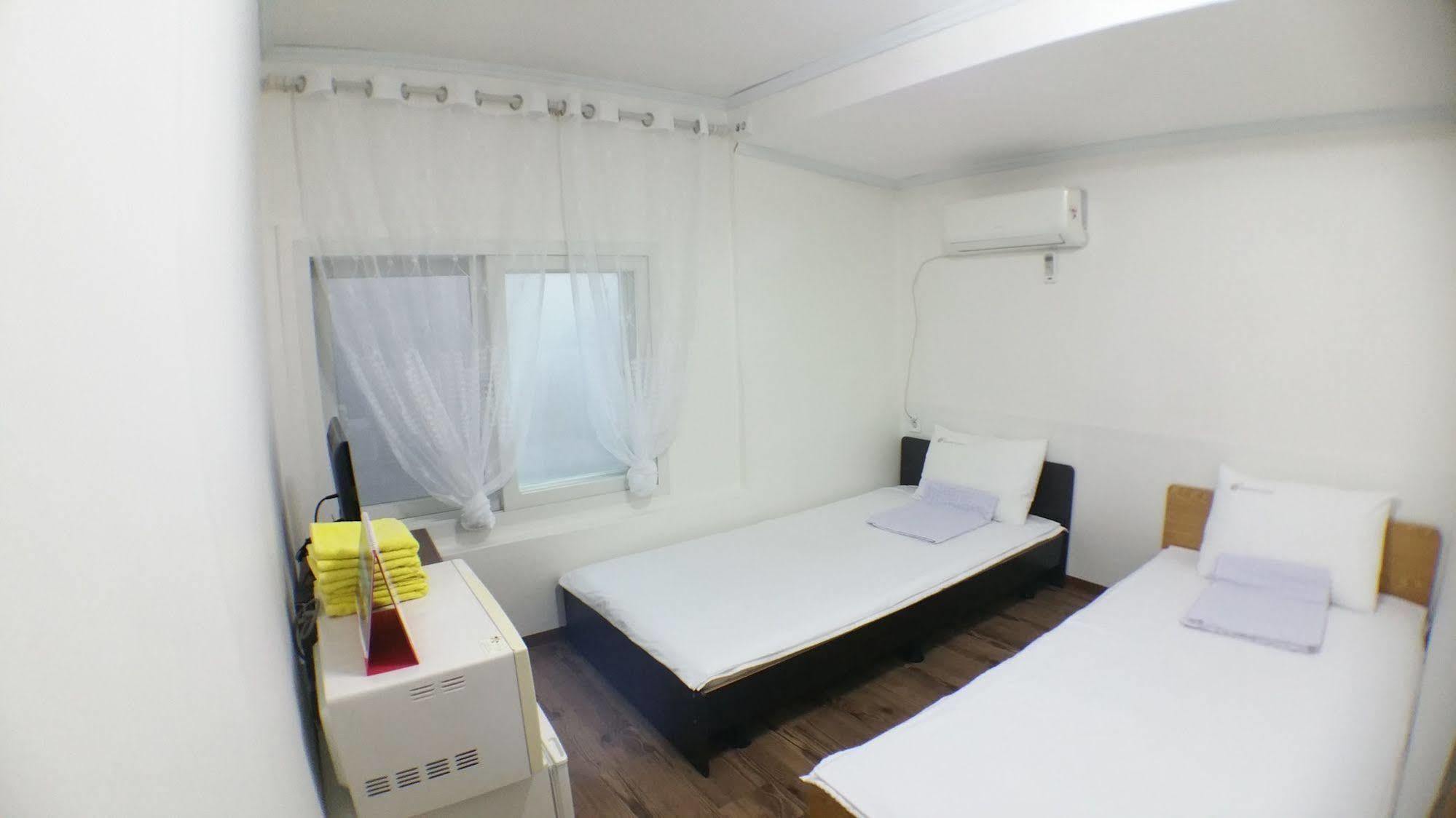 24 Guesthouse Sinchon Hongdae Seul Exterior foto