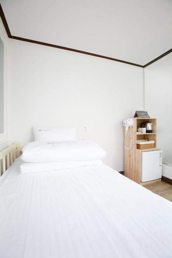 24 Guesthouse Sinchon Hongdae Seul Exterior foto